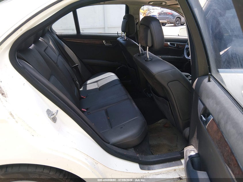 2010 Mercedes-benz C class VIN WDDGF8BB8AR126152 IAAI salvage auction — NORMAL WEAR, Clear (Florida), sold $450 on 2026-07-31 (photo 8)
