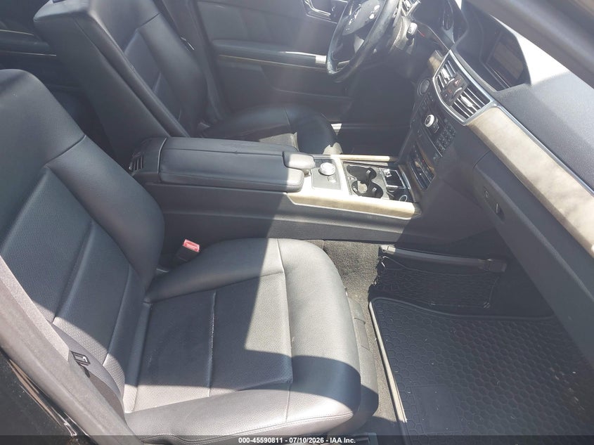2010 Mercedes-benz E-class VIN WDDHF8HBXAA124767 IAAI salvage auction — NORMAL WEAR, Clear (Mississippi), sold $1,800 on 2026-07-30 (photo 5)