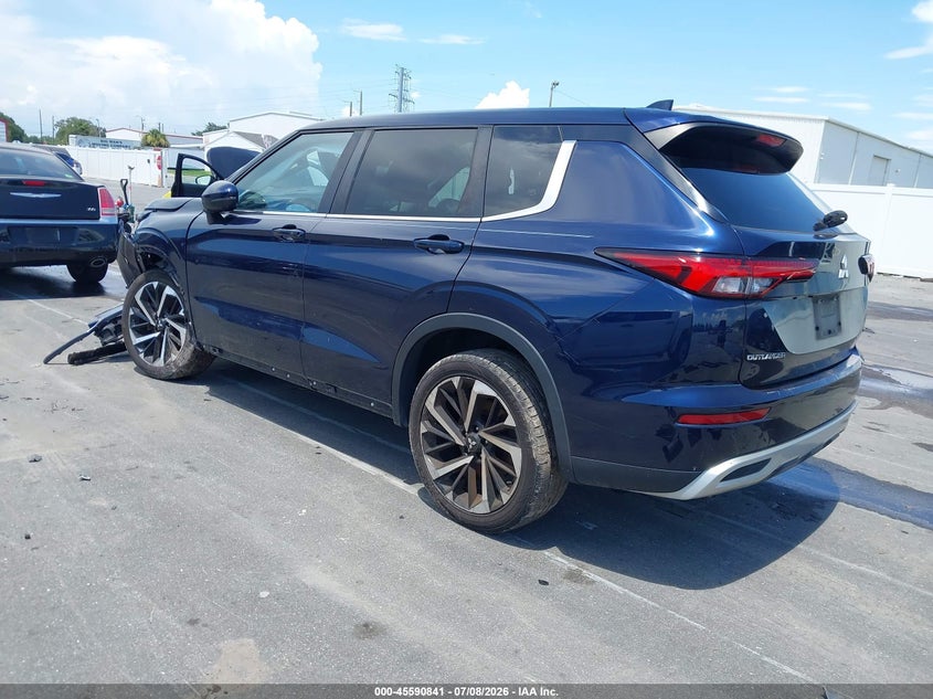 2022 Mitsubishi Outlander VIN JA4J3UA83NZ011403 IAAI salvage auction — FRONT END, Rebuildable (Florida), sold $4,650 on 2026-09-10 (photo 3)