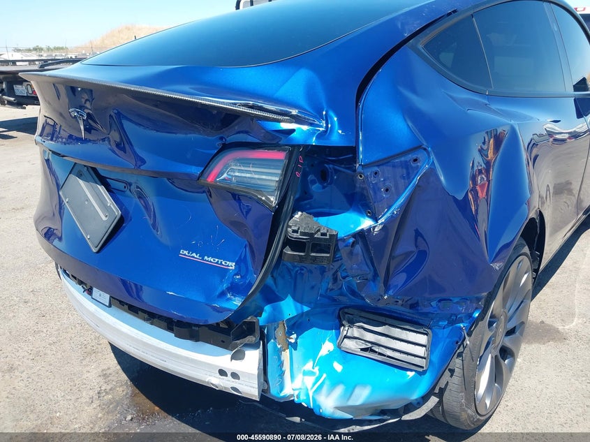 2025 Tesla Model y VIN 7SAYGDEF8SF232095 IAAI salvage auction — REAR END, Salvage Title, sold $15,950 on 2026-08-01 (photo 6)