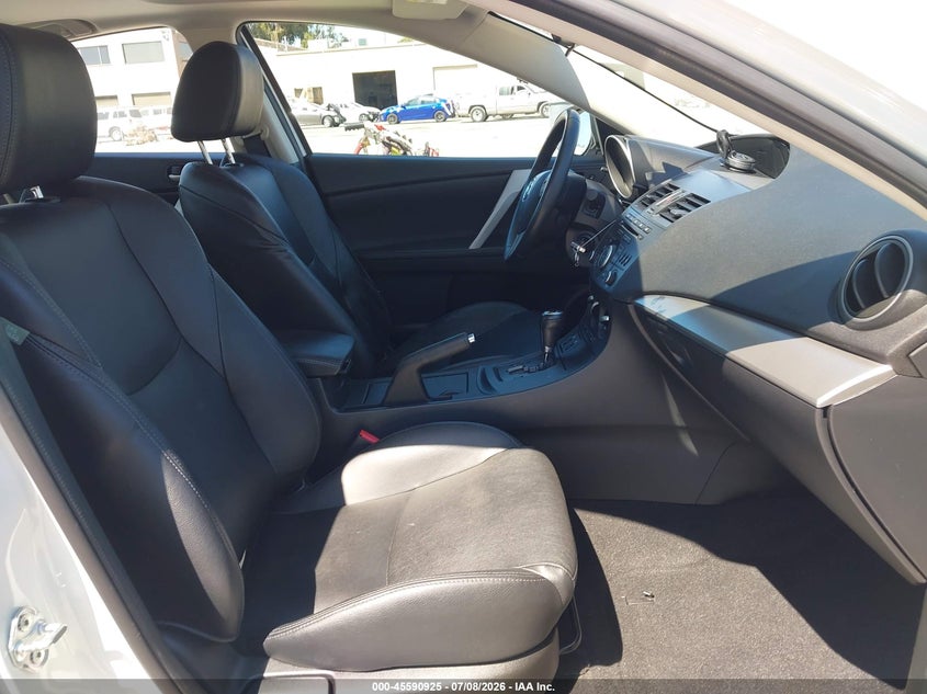 2012 Mazda 3 VIN JM1BL1W85C1575454 IAAI salvage auction — RIGHT FRONT, Salvage Title, sold $900 on 2026-07-31 (photo 5)