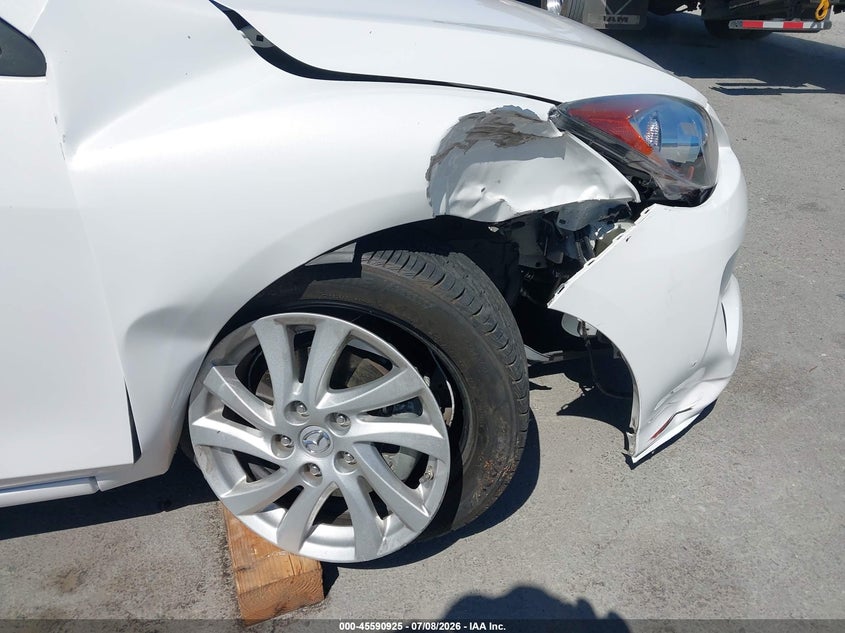 2012 Mazda 3 VIN JM1BL1W85C1575454 IAAI salvage auction — RIGHT FRONT, Salvage Title, sold $900 on 2026-07-31 (photo 6)