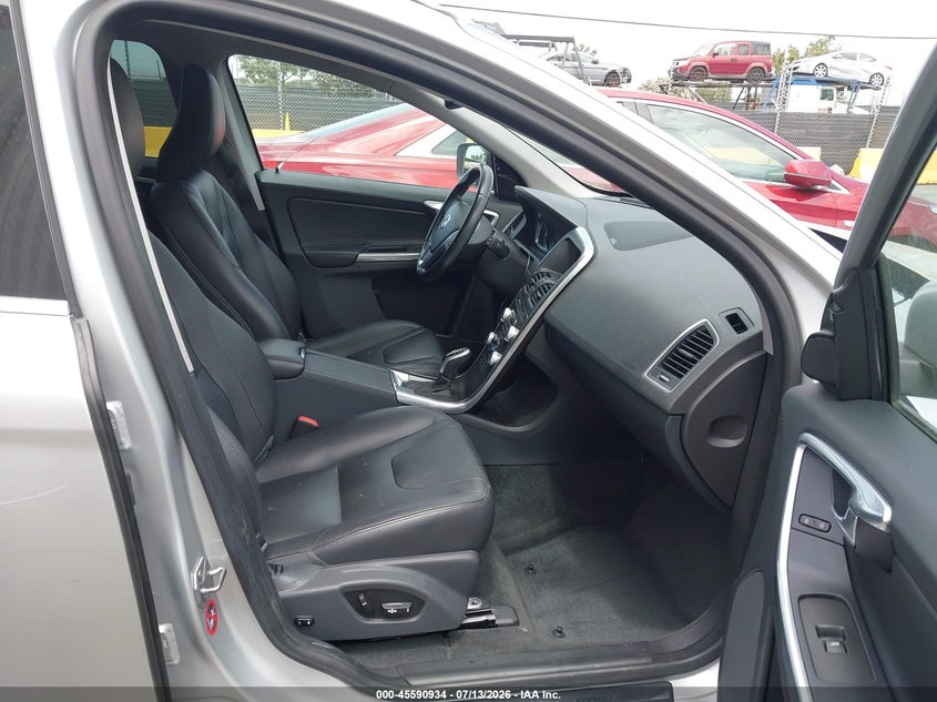2016 Volvo Xc60 VIN YV449MDM0G2778872 IAAI salvage auction — THEFT, Salvage Title, sold $1,600 on 2026-07-30 (photo 5)