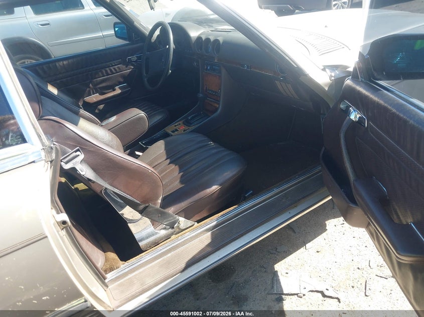 1985 Mercedes-benz 380 VIN WDBBA45C7FA033787 IAAI salvage auction — NORMAL WEAR, Clear (Washington), sold $525 on 2026-07-29 (photo 5)