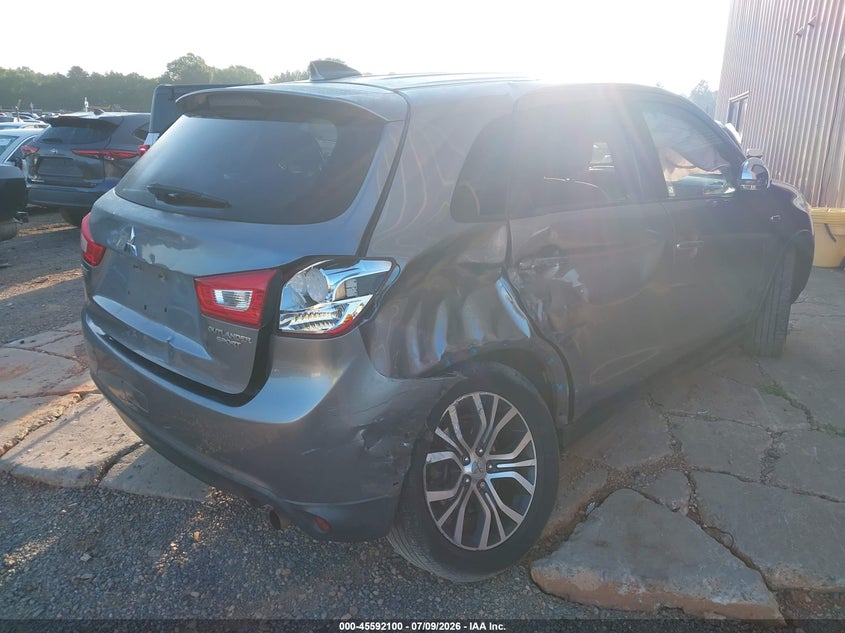 2017 Mitsubishi Outlander VIN JA4AP3AU9HZ063358 IAAI salvage auction — SIDE, Wait Title, sold $1,175 on 2026-09-07 (photo 4)