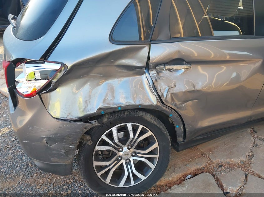 2017 Mitsubishi Outlander VIN JA4AP3AU9HZ063358 IAAI salvage auction — SIDE, Wait Title, sold $1,175 on 2026-09-07 (photo 6)
