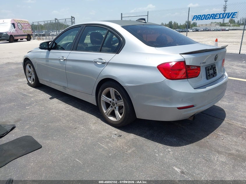 2015 BMW 3er VIN WBA3C3G50FNT52320 IAAI salvage auction — LEFT FRONT, Salvage Title, sold $1,400 on 2026-08-13 (photo 3)