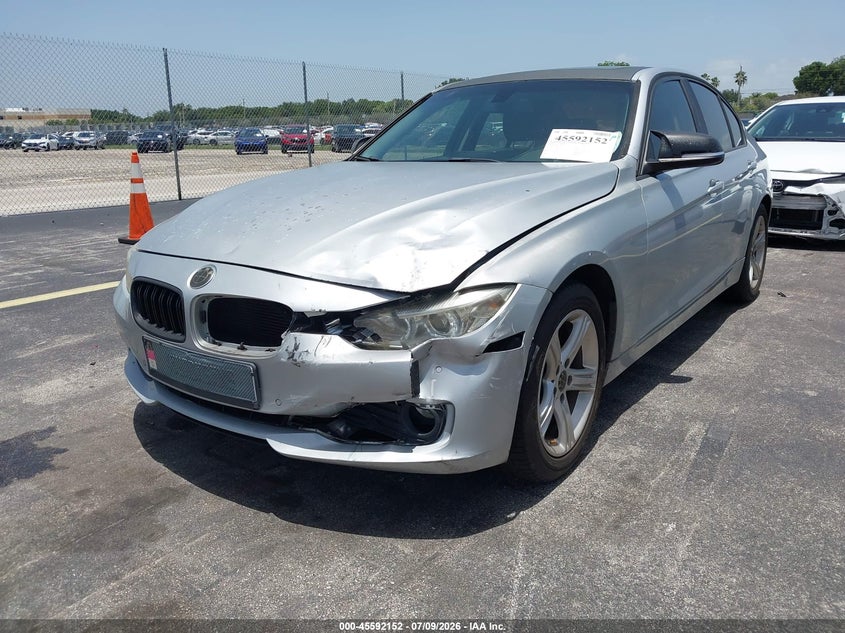 2015 BMW 3er VIN WBA3C3G50FNT52320 IAAI salvage auction — LEFT FRONT, Salvage Title, sold $1,400 on 2026-08-13 (photo 6)