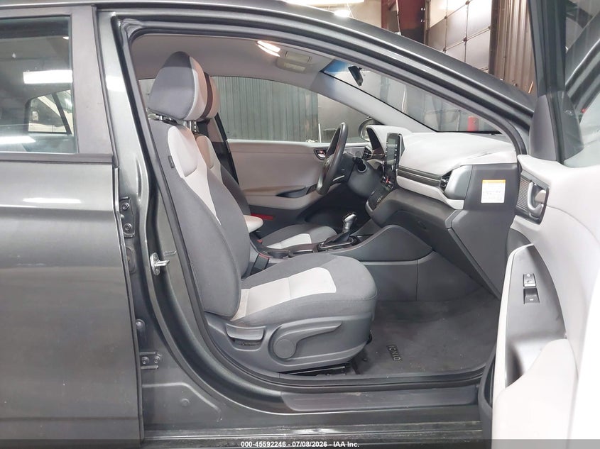 2020 Hyundai Ioniq hybrid VIN KMHC65LC3LU220210 IAAI salvage auction — REAR END, Sf97 (New York), sold $7,750 on 2026-08-20 (photo 5)