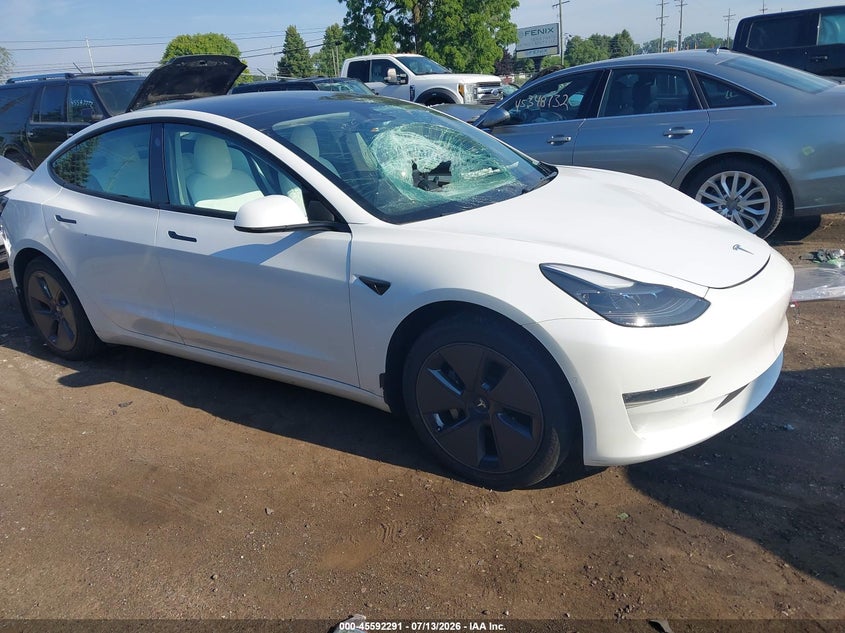 2022 Tesla Model 3 VIN 5YJ3E1EB9NF255091 IAAI salvage auction — LEFT FRONT, Clear (Michigan), sold $7,600 on 2026-07-31 (photo 1)