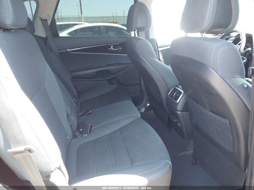 2016 Kia Sorento VIN 5XYPGDA5XGG177199 IAAI salvage auction — NORMAL WEAR, Clear - Dealer Only (California), sold $1,200 on 2026-07-28 (photo 8)