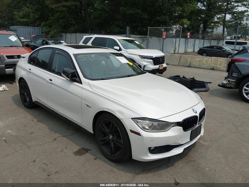 2015 BMW 3er VIN WBA3B3G52FNR88613 IAAI salvage auction — REAR END, Mv-907A (New York), sold $25 on 2026-07-28 (photo 1)