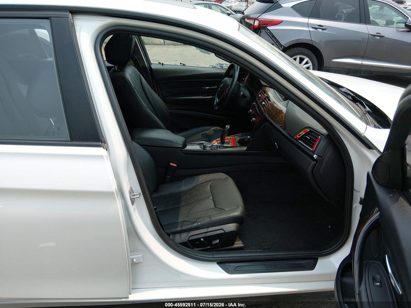 2015 BMW 3er VIN WBA3B3G52FNR88613 IAAI salvage auction — REAR END, Mv-907A (New York), sold $25 on 2026-07-28 (photo 5)