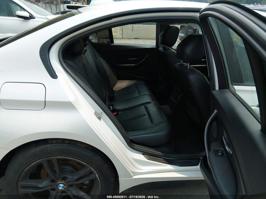 2015 BMW 3er VIN WBA3B3G52FNR88613 IAAI salvage auction — REAR END, Mv-907A (New York), sold $25 on 2026-07-28 (photo 8)