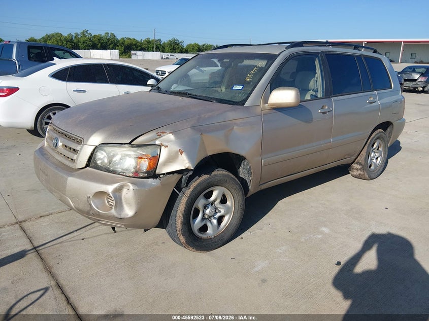 2005 Toyota Highlander VIN JTEGD21A050118767 IAAI salvage auction — FRONT & REAR, Original (Texas), sold $800 on 2026-07-31 (photo 2)