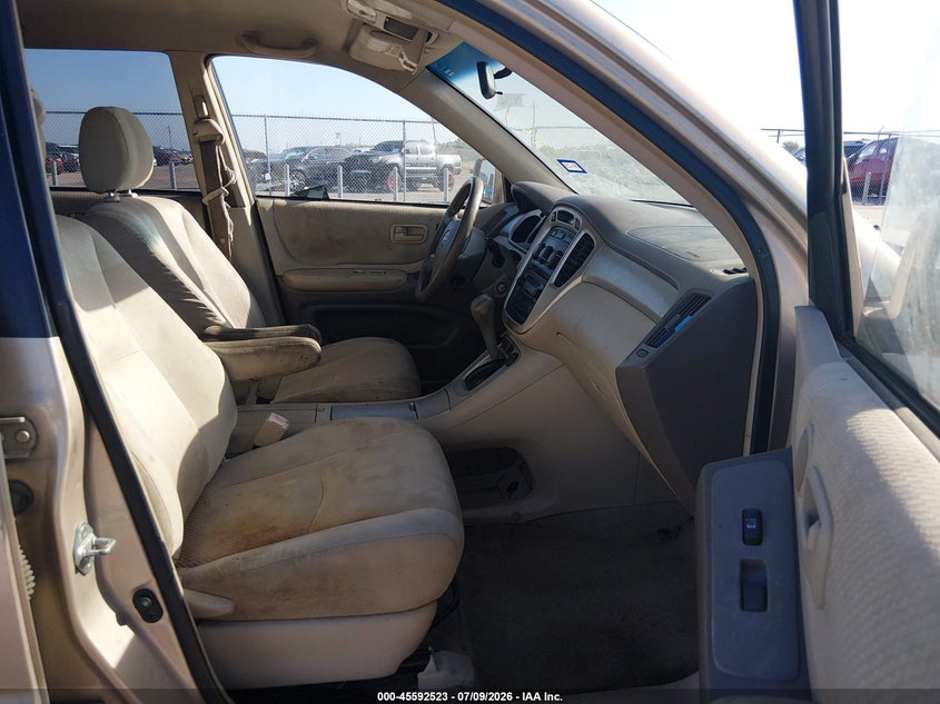 2005 Toyota Highlander VIN JTEGD21A050118767 IAAI salvage auction — FRONT & REAR, Original (Texas), sold $800 on 2026-07-31 (photo 5)