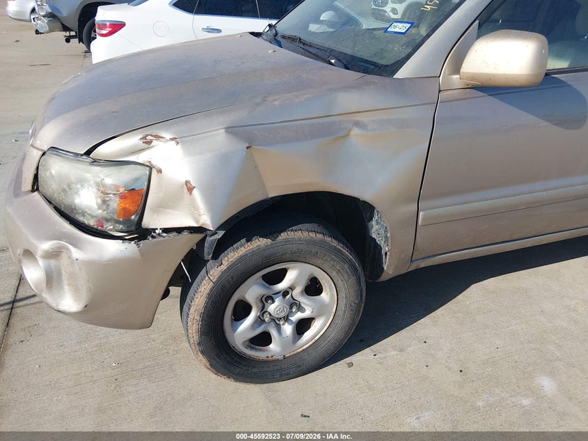 2005 Toyota Highlander VIN JTEGD21A050118767 IAAI salvage auction — FRONT & REAR, Original (Texas), sold $800 on 2026-07-31 (photo 6)