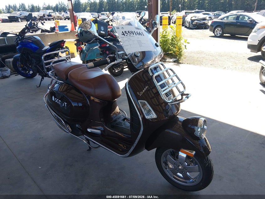 2012 Vespa Gts VIN ZAPM459L1C5900475 IAAI salvage auction — RIGHT SIDE, Salvage Title, sold $1,400 on 2026-08-05 (photo 1)