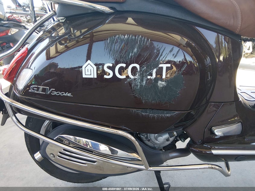 2012 Vespa Gts VIN ZAPM459L1C5900475 IAAI salvage auction — RIGHT SIDE, Salvage Title, sold $1,400 on 2026-08-05 (photo 8)