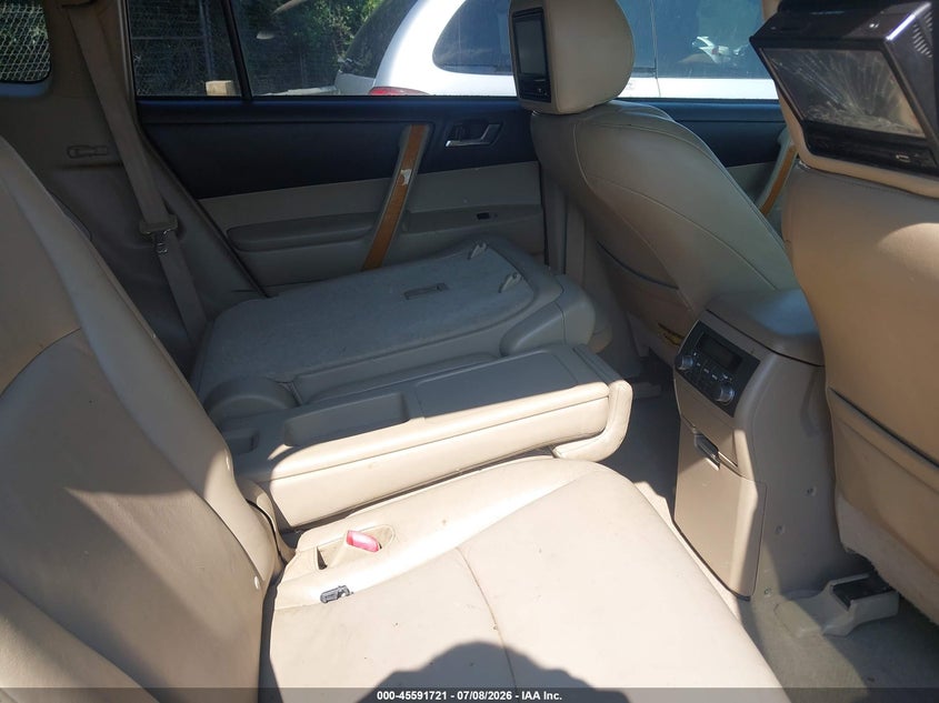 2008 Toyota Highlander hybrid VIN JTEEW44A082025684 IAAI salvage auction — NORMAL WEAR, Clear (North Carolina), sold $1,200 on 2026-07-30 (photo 8)