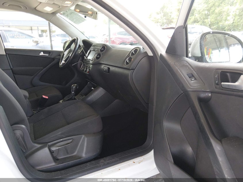 2014 Volkswagen Tiguan VIN WVGBV3AX3EW615049 IAAI salvage auction — LEFT FRONT, Salvage Title, sold $1,200 on 2026-08-06 (photo 5)