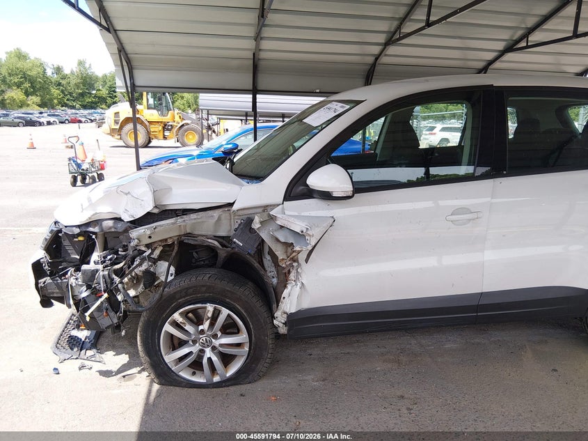 2014 Volkswagen Tiguan VIN WVGBV3AX3EW615049 IAAI salvage auction — LEFT FRONT, Salvage Title, sold $1,200 on 2026-08-06 (photo 6)