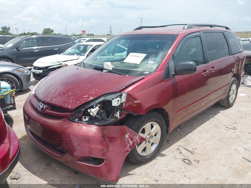 2007 Toyota Sienna VIN 5TDZK23C17S058273 IAAI salvage auction — LEFT FRONT, Salvage (Texas), sold $625 on 2026-07-31 (photo 2)