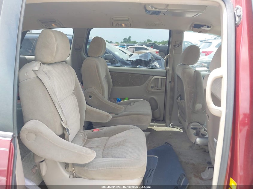 2007 Toyota Sienna VIN 5TDZK23C17S058273 IAAI salvage auction — LEFT FRONT, Salvage (Texas), sold $625 on 2026-07-31 (photo 8)