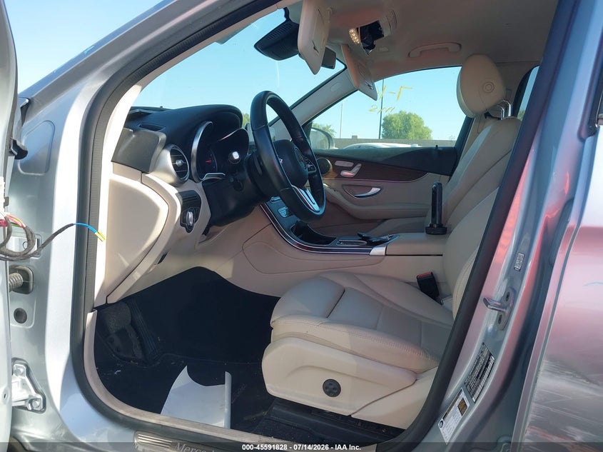 2022 Mercedes-benz Glc VIN W1N0G8DB5NG091618 IAAI salvage auction — FRONT & REAR, Wait Title, sold $9,450 on 2026-08-28 (photo 5)