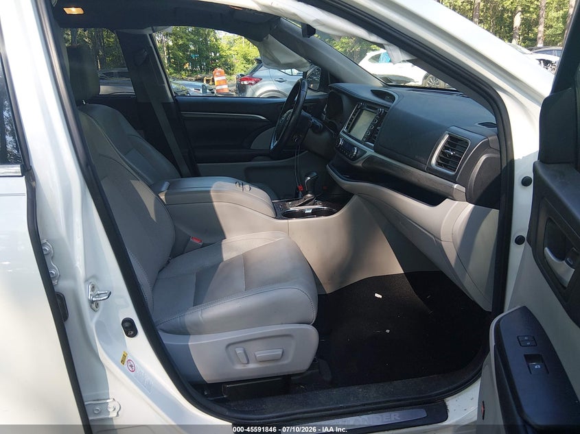 2018 Toyota Highlander VIN 5TDYZRFH8JS275351 IAAI salvage auction — RIGHT FRONT, Salvage (Virginia), sold $9,100 on 2026-07-31 (photo 5)