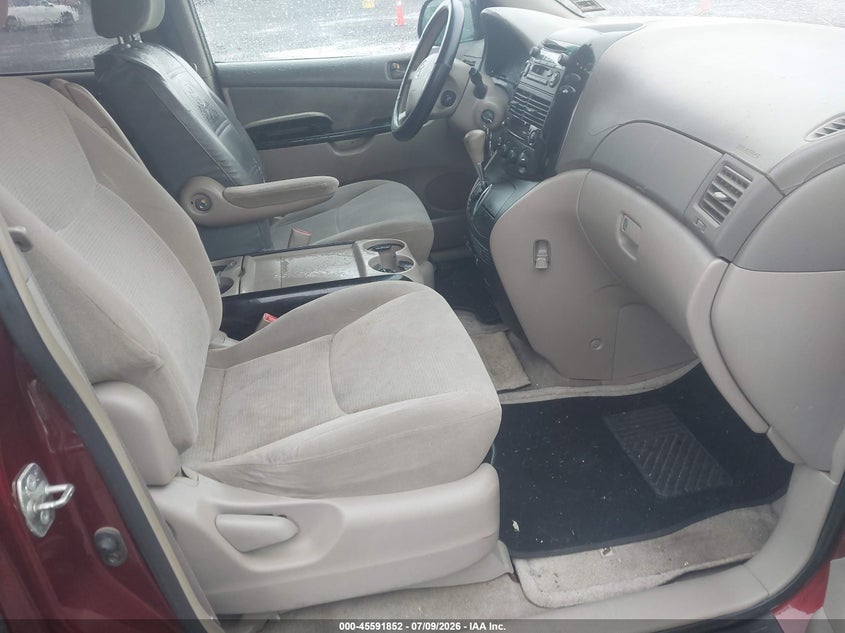 2004 Toyota Sienna VIN 5TDZA23C04S073846 IAAI salvage auction — NORMAL WEAR, Clear (New Jersey), sold $925 on 2026-07-28 (photo 5)