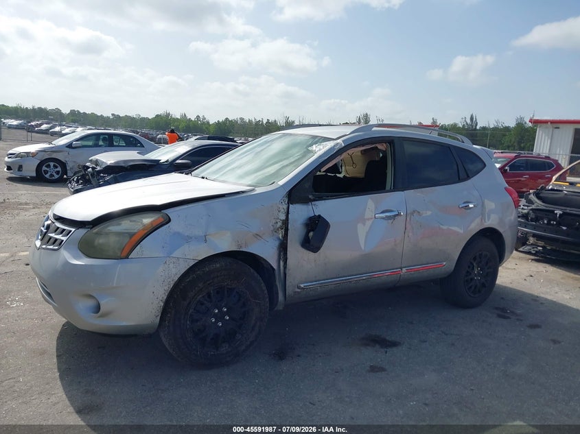2015 Nissan Rogue VIN JN8AS5MT8FW651399 IAAI salvage auction — SIDE, Rebuildable (Florida), sold $375 on 2026-07-29 (photo 6)