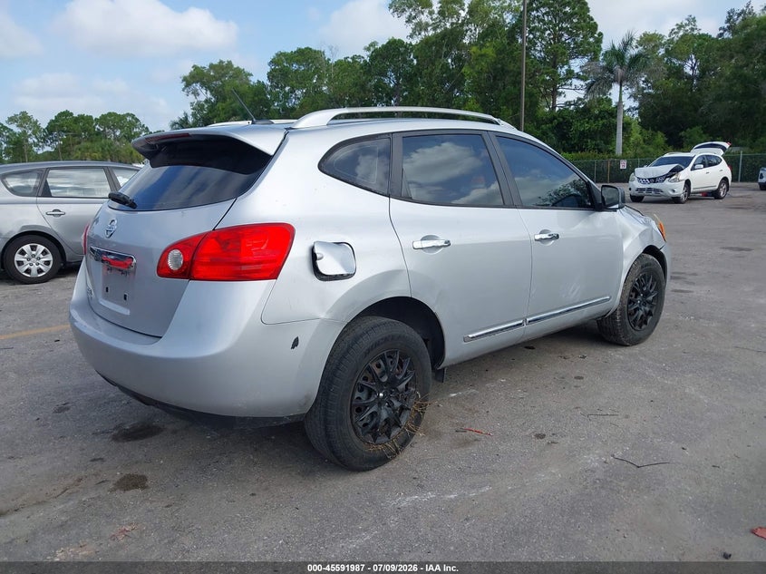 2015 Nissan Rogue VIN JN8AS5MT8FW651399 IAAI salvage auction — SIDE, Rebuildable (Florida), sold $375 on 2026-07-29 (photo 4)