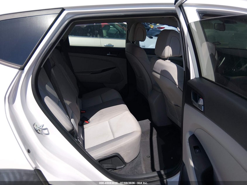 2016 Hyundai Tucson VIN KM8J33A44GU209786 IAAI salvage auction — NORMAL WEAR, Salvage Title, sold $1,550 on 2026-07-29 (photo 8)