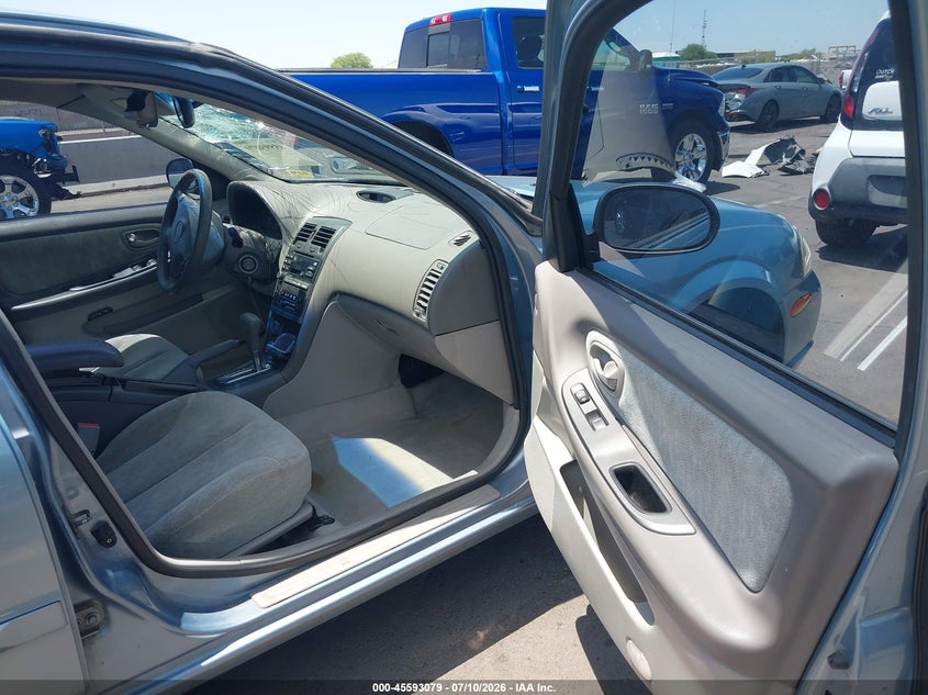 2001 Nissan Maxima VIN JN1CA31D51T613554 IAAI salvage auction — ROOF, Salvage (Arizona), sold $300 on 2026-07-28 (photo 5)