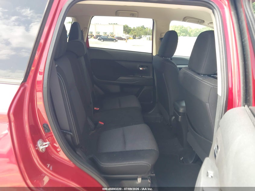 2017 Mitsubishi Outlander VIN JA4AD2A36HZ050769 IAAI salvage auction — NORMAL WEAR, Clear (Florida), sold $1,475 on 2026-07-30 (photo 8)