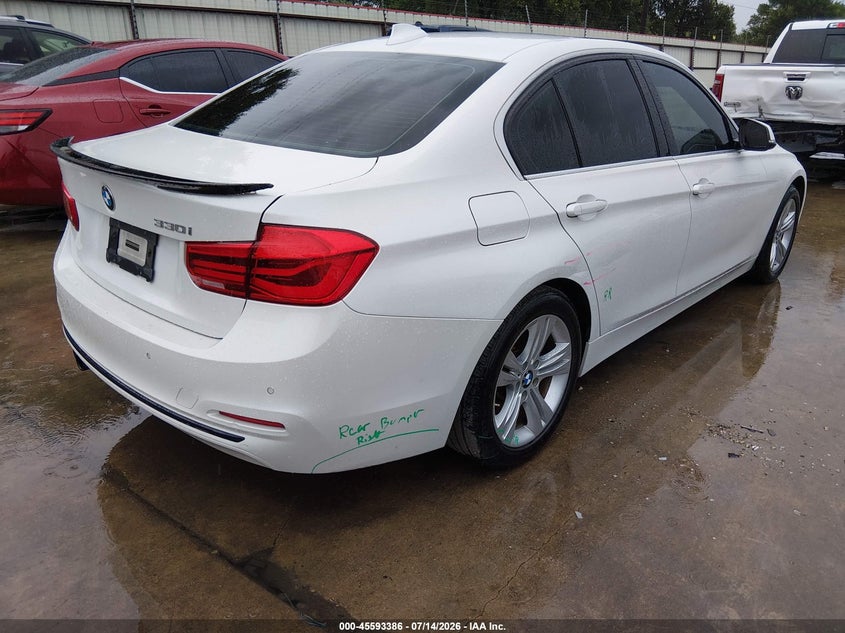 2017 BMW 3er VIN WBA8B9G57HNU09479 IAAI salvage auction — UNDERCARRIAGE, Original (Texas), sold $3,800 on 2026-08-21 (photo 4)