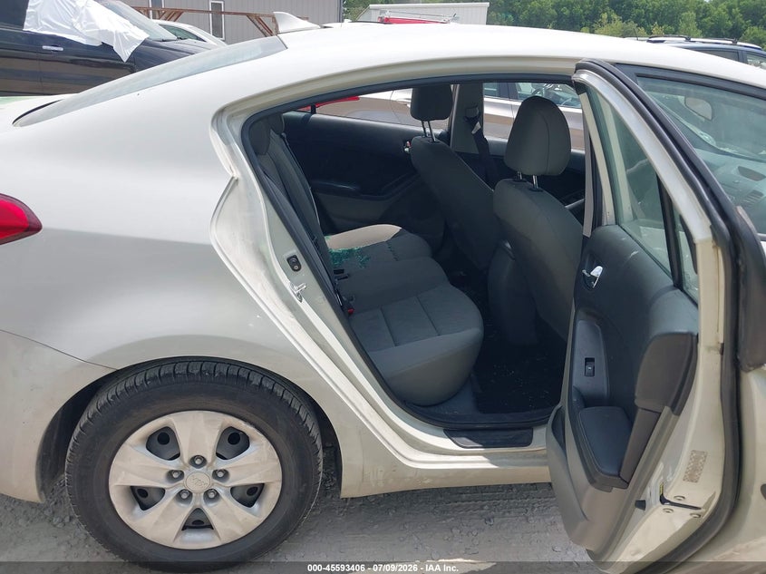 2015 Kia Forte VIN KNAFK4A64F5340467 IAAI salvage auction — VANDALISM, Salvage (Ohio), sold $575 on 2026-07-29 (photo 8)