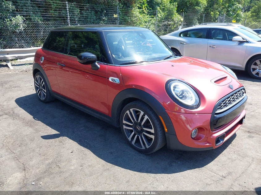 2021 Mini Hard top VIN WMWXR5C06M2N40134 IAAI salvage auction — RIGHT FRONT, Wait Title, sold $6,700 on 2026-08-14 (photo 1)
