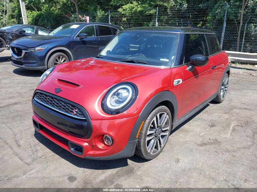 2021 Mini Hard top VIN WMWXR5C06M2N40134 IAAI salvage auction — RIGHT FRONT, Wait Title, sold $6,700 on 2026-08-14 (photo 2)