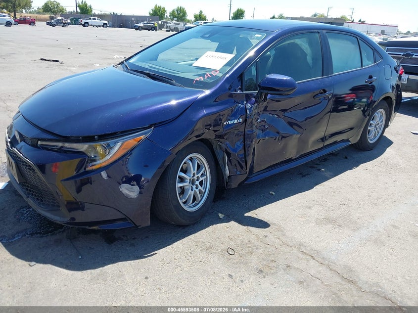 2021 Toyota Corolla VIN JTDEAMDE2MJ032447 IAAI salvage auction — RIGHT FRONT, Salvage Title, sold $4,400 on 2026-07-22 (photo 2)