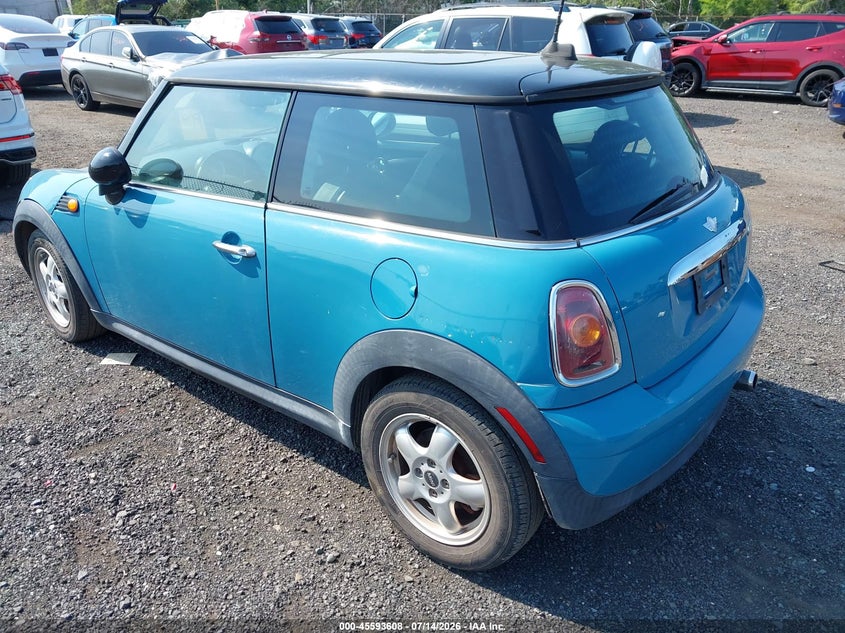 2010 Mini Cooper VIN WMWMF3C57ATZ61619 IAAI salvage auction — NORMAL WEAR, Clear (New Jersey), sold $425 on 2026-07-29 (photo 3)