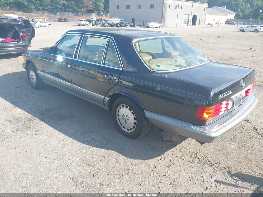 1986 Mercedes-benz 420 VIN WDBCA35D2GA269515 IAAI salvage auction — NORMAL WEAR, Clear (Massachusetts), sold $2,350 on 2026-07-17 (photo 3)