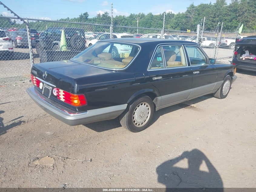 1986 Mercedes-benz 420 VIN WDBCA35D2GA269515 IAAI salvage auction — NORMAL WEAR, Clear (Massachusetts), sold $2,350 on 2026-07-17 (photo 4)