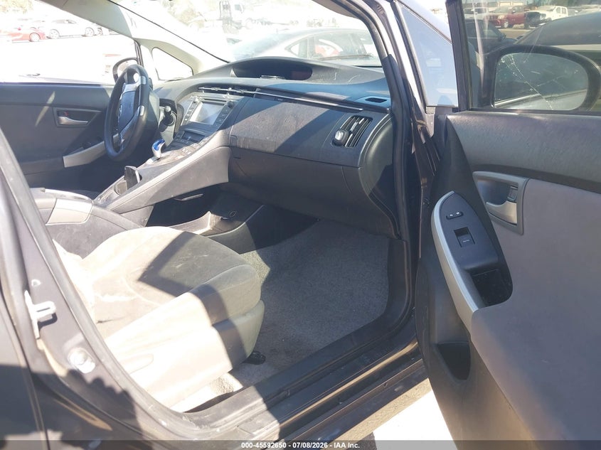 2014 Toyota Prius VIN JTDKN3DU9E1781613 IAAI salvage auction — FRONT END, Salvage (California), sold $1,275 on 2026-08-02 (photo 5)