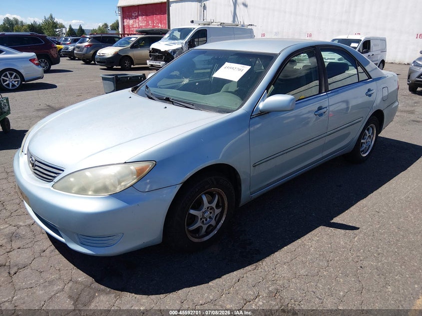 2005 Toyota Camry VIN 4T1BE32K15U528782 IAAI salvage auction — NORMAL WEAR, Clear-Dealer Only (Oregon), sold $175 on 2026-07-09 (photo 2)