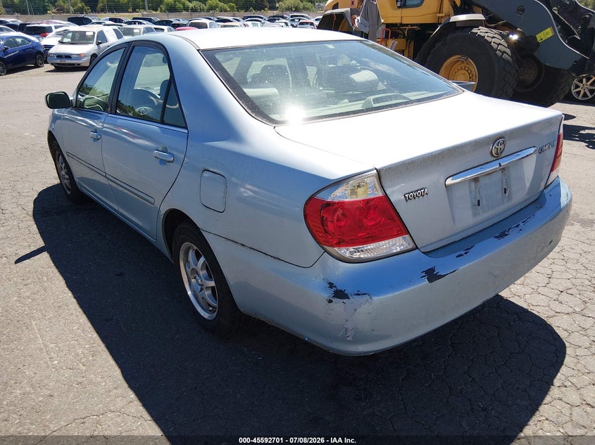 2005 Toyota Camry VIN 4T1BE32K15U528782 IAAI salvage auction — NORMAL WEAR, Clear-Dealer Only (Oregon), sold $175 on 2026-07-09 (photo 3)