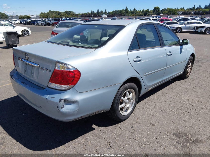 2005 Toyota Camry VIN 4T1BE32K15U528782 IAAI salvage auction — NORMAL WEAR, Clear-Dealer Only (Oregon), sold $175 on 2026-07-09 (photo 4)