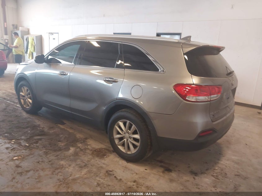 2017 Kia Sorento VIN 5XYPG4A38HG332025 IAAI salvage auction — NORMAL WEAR, Clear (Illinois), sold $125 on 2026-07-21 (photo 3)