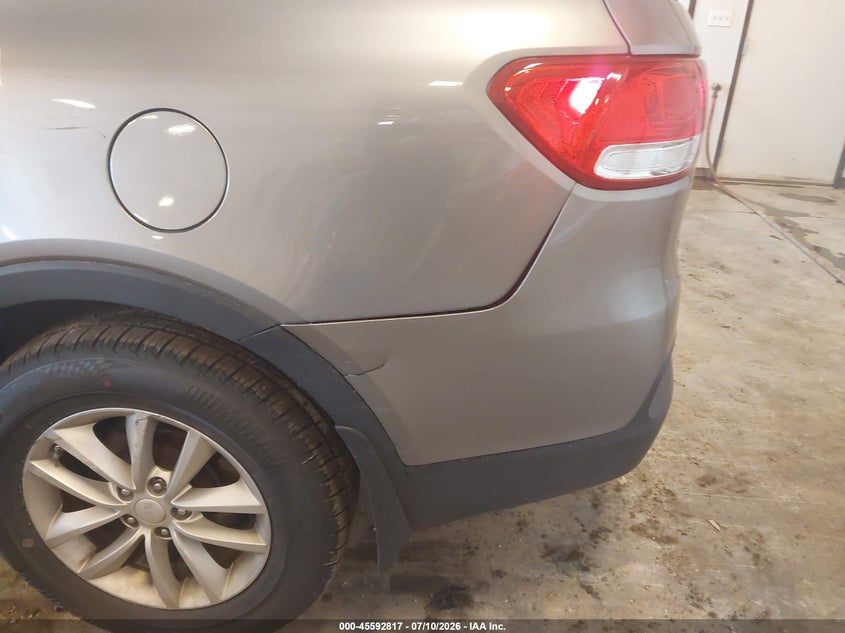 2017 Kia Sorento VIN 5XYPG4A38HG332025 IAAI salvage auction — NORMAL WEAR, Clear (Illinois), sold $125 on 2026-07-21 (photo 6)